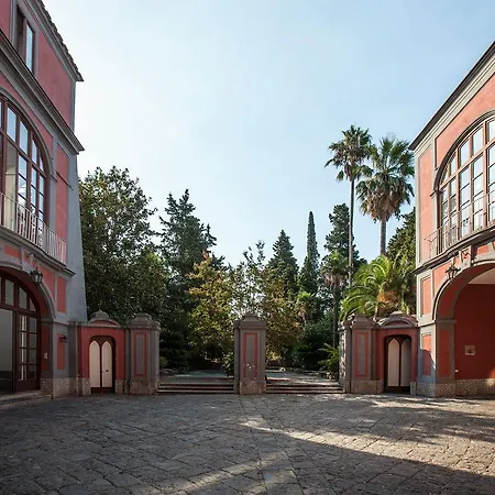 Palazzo Caracciolo Meta