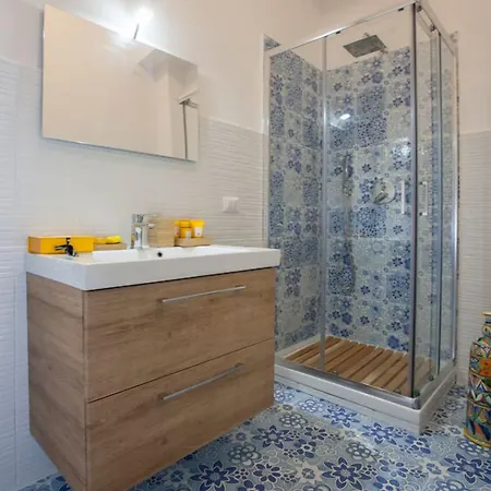 Affittacamere Palazzo Caracciolo 2*