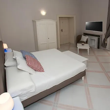 Palazzo Caracciolo Maison d'hôtes 2*